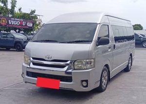 2017 TOYOTA VAN COMMUTER 3.0 2WD MT Silver