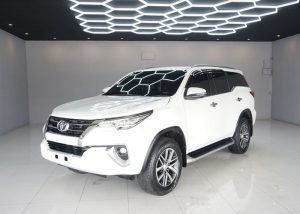 2019 TOYOTA SUV V FORTUNER 2.4 2WD AT White