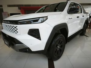 2026 TOYOTA HILUX DOUBLE CAB 2.8 2WD AT White
