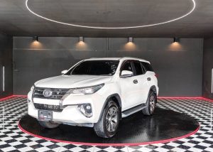 2018 TOYOTA SUV V FORTUNER 2.4 2WD AT White