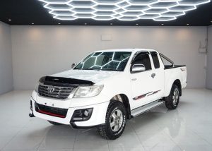 2013 TOYOTA HILUX VIGO J SMART CAB 2.7 2WD MT White