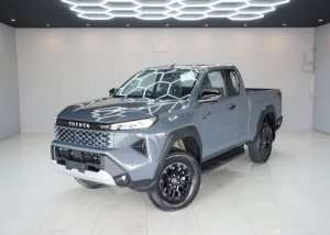 2026 TOYOTA HILUX TRAVO PREMIUM SMART CAB 2.8 2WD AT Gray
