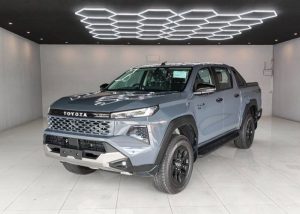 2026 TOYOTA HILUX TRAVO OVERLAND DOUBLE CAB 2.8 4WD AT Gray