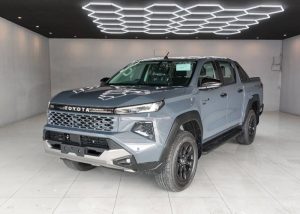 2026 TOYOTA HILUX TRAVO OVERLAND DOUBLE CAB 2.8 4WD AT Gray
