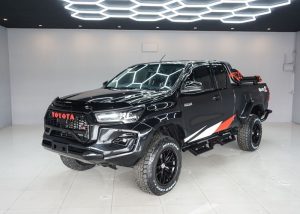 2015 TOYOTA HILUX REVO J SMART CAB 2.4 4WD AT Black