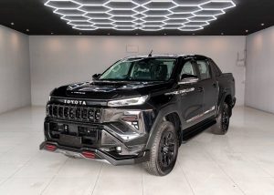 2025 TOYOTA HILUX TRAVO OVERLAND PLUS DOUBLE CAB 2.8 4WD AT Black