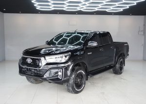 2019 TOYOTA HILUX REVO E DOUBLE CAB 2.4 2WD AT Black