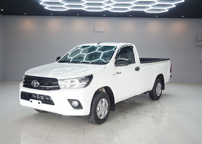 2018 TOYOTA HILUX REVO J SINGLE CAB 2.4 2WD AT White