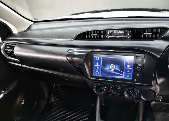 2022 TOYOTA HILUX REVO J SINGLE CAB 2.4 2WD MT White