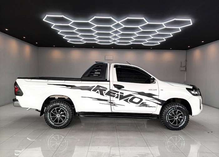 2022 TOYOTA HILUX REVO J SINGLE CAB 2.4 2WD MT White