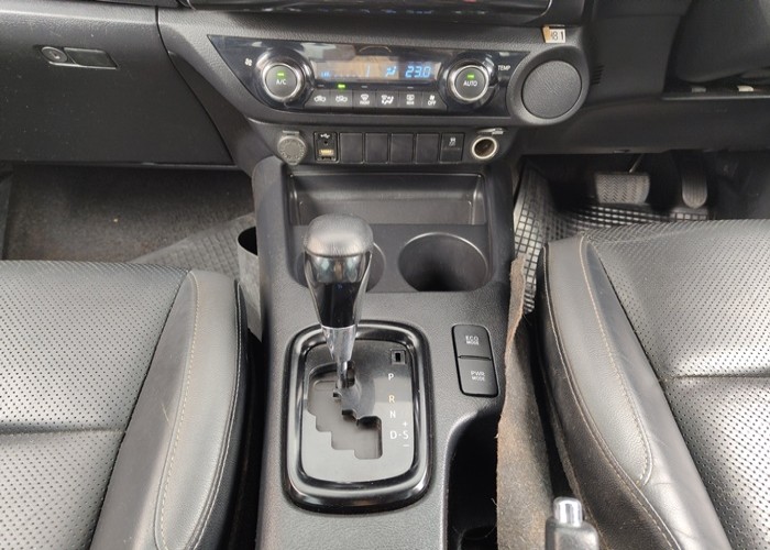 2021 TOYOTA HILUX ROCCO HIGHT DOUBLE CAB 2.4 2WD AT bronze