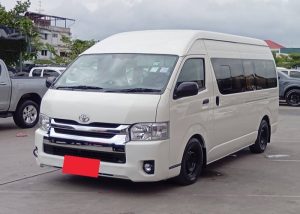 2019 TOYOTA VAN COMMUTER 2.7 MT White