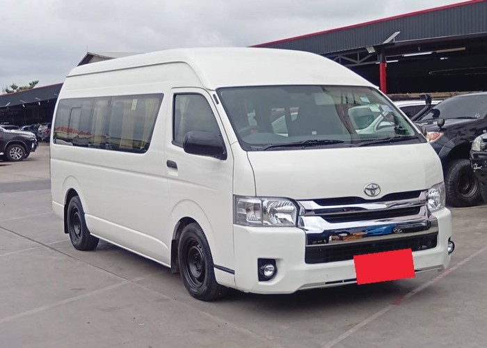 2019 TOYOTA VAN COMMUTER 2.7 MT White