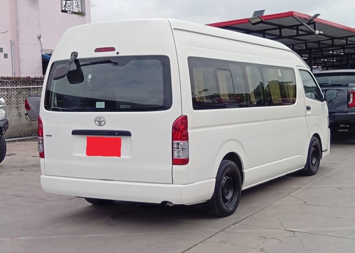 2019 TOYOTA VAN COMMUTER 2.7 MT White